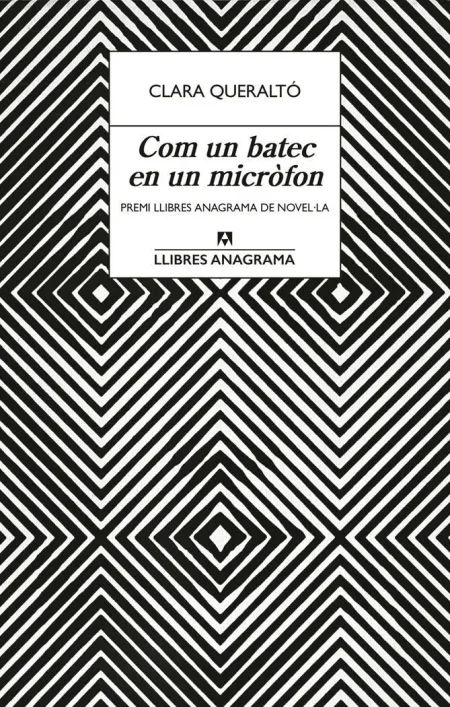 COM UN BATEC EN UN MICRÒFON